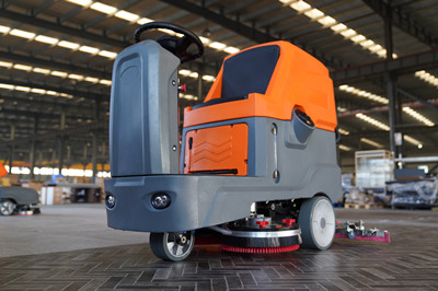 洗地機(jī)生產(chǎn)廠家 榮事達(dá)D140駕駛式洗地機(jī).jpg