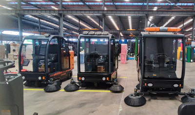 榮事達小型環(huán)衛(wèi)掃地車 榮事達小型環(huán)衛(wèi)掃地車.jpg